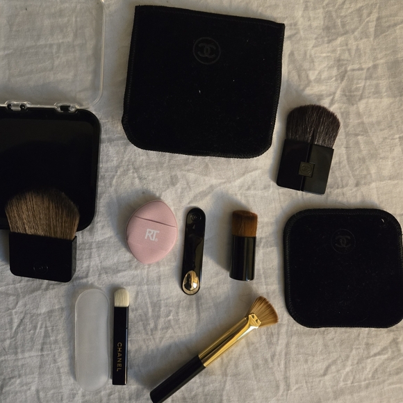 Chanel makeup brushes - Picture 2 of 3